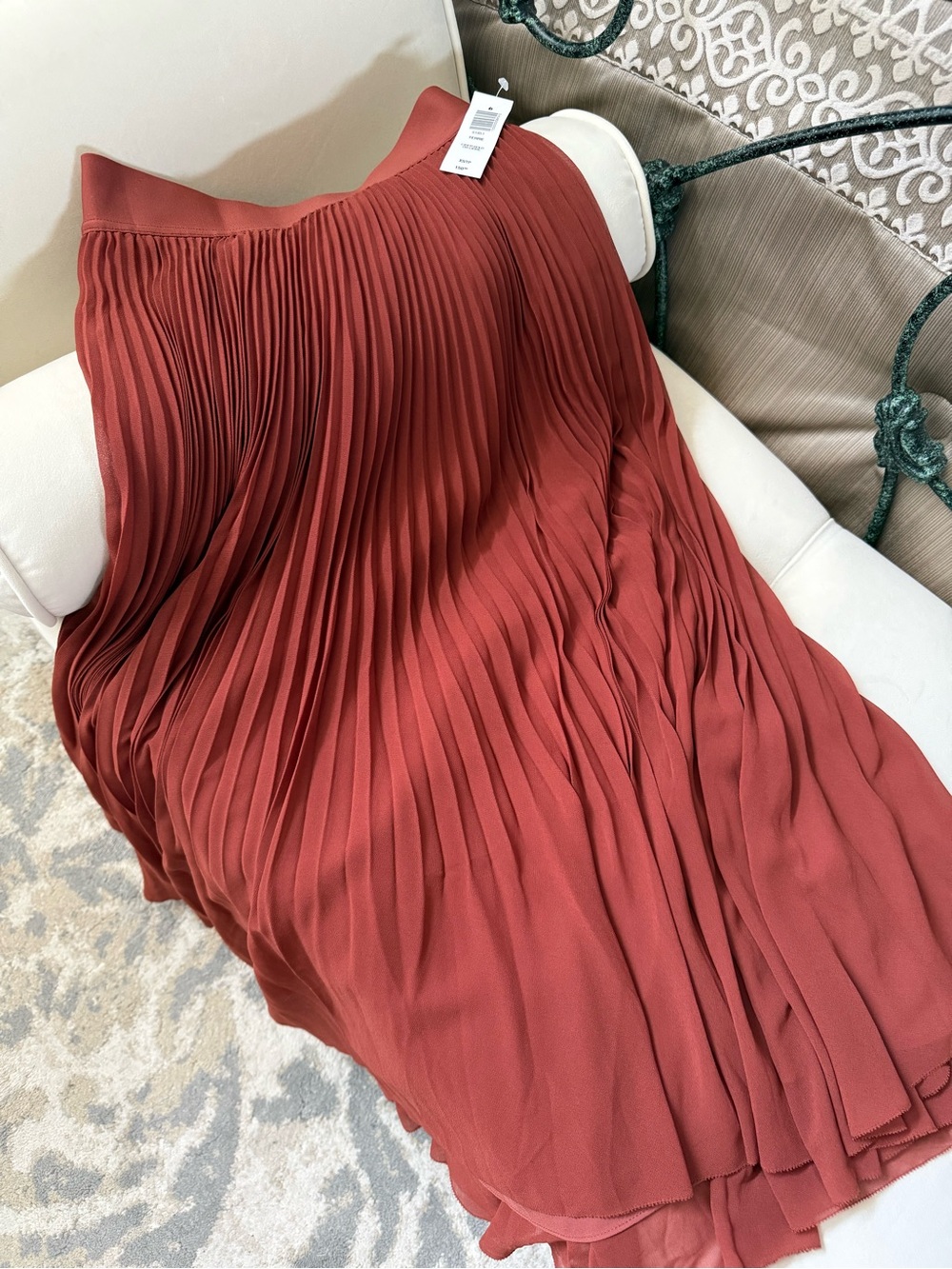 Aritzia - Wilfred - Twirl Pleated Skirt